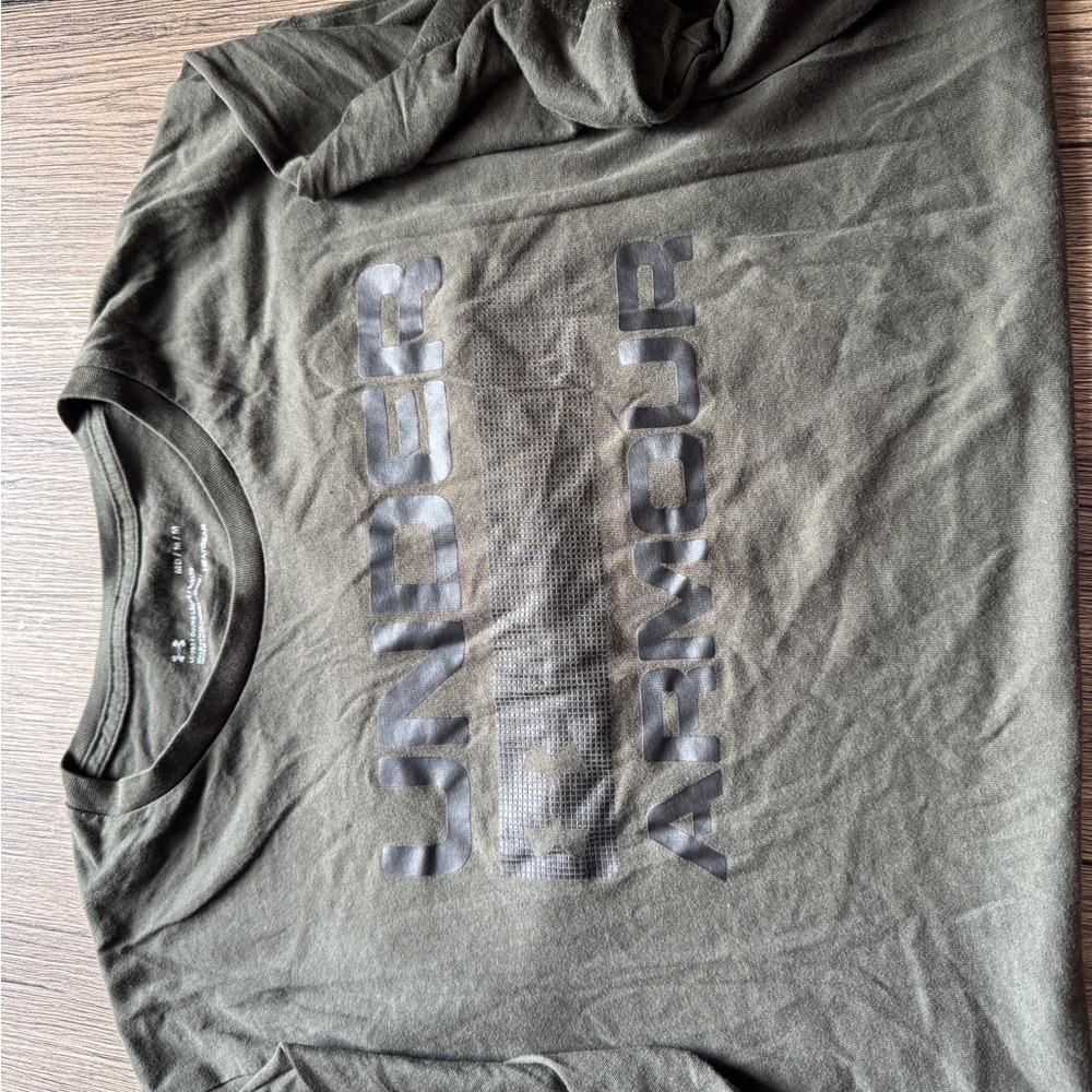 Under Armour Men's Dark Green Long Sleeve Tee